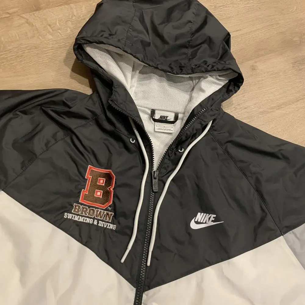 Nike Brown University Bears Swimming & Diving Windrunner Jacket Men's Large Ivy